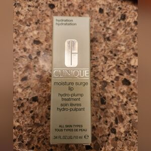 Clinique Moisture Surge Lip Hydro-Plump Treatment - Cream With Box